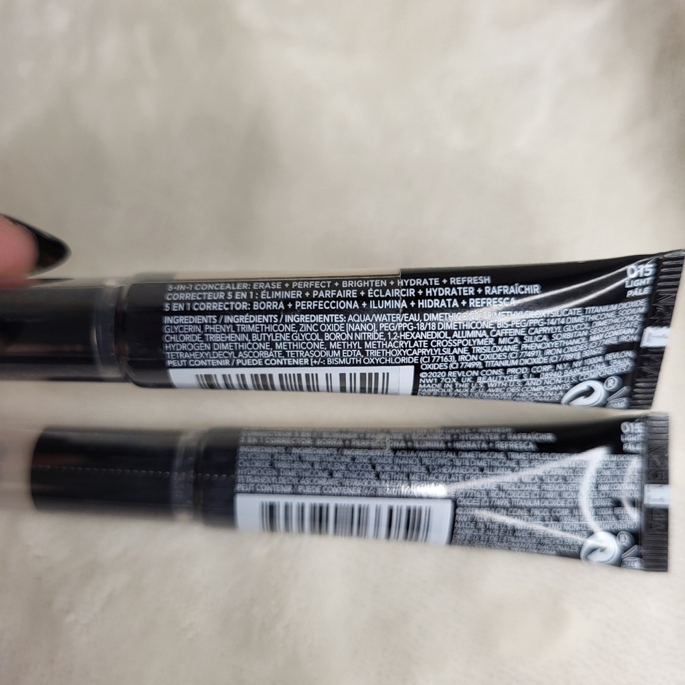 Revlon ColorStay Skin Awaken Concealer. Shade 15 Light. - Picture 3 of 4